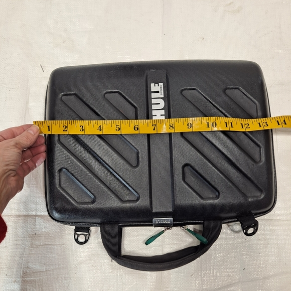 Thule Black Hard Shell Computer Case - Picture 6 of 12